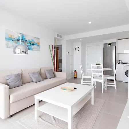 Global Properties, Con Terraza, Vistas Al Mar Y A La Piscina Apartment