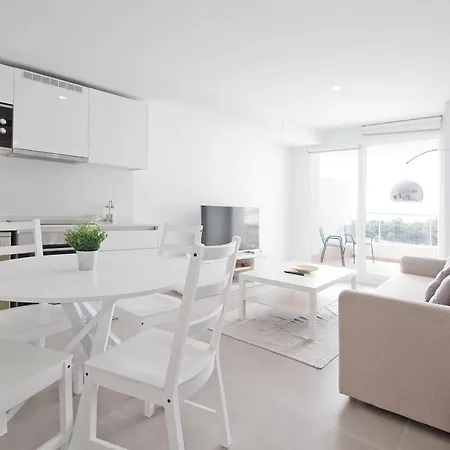 Global Properties, Con Terraza, Vistas Al Mar Y A La Piscina Apartment *