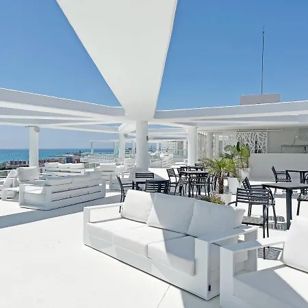 Global Properties, Con Terraza, Vistas Al Mar Y A La Piscina